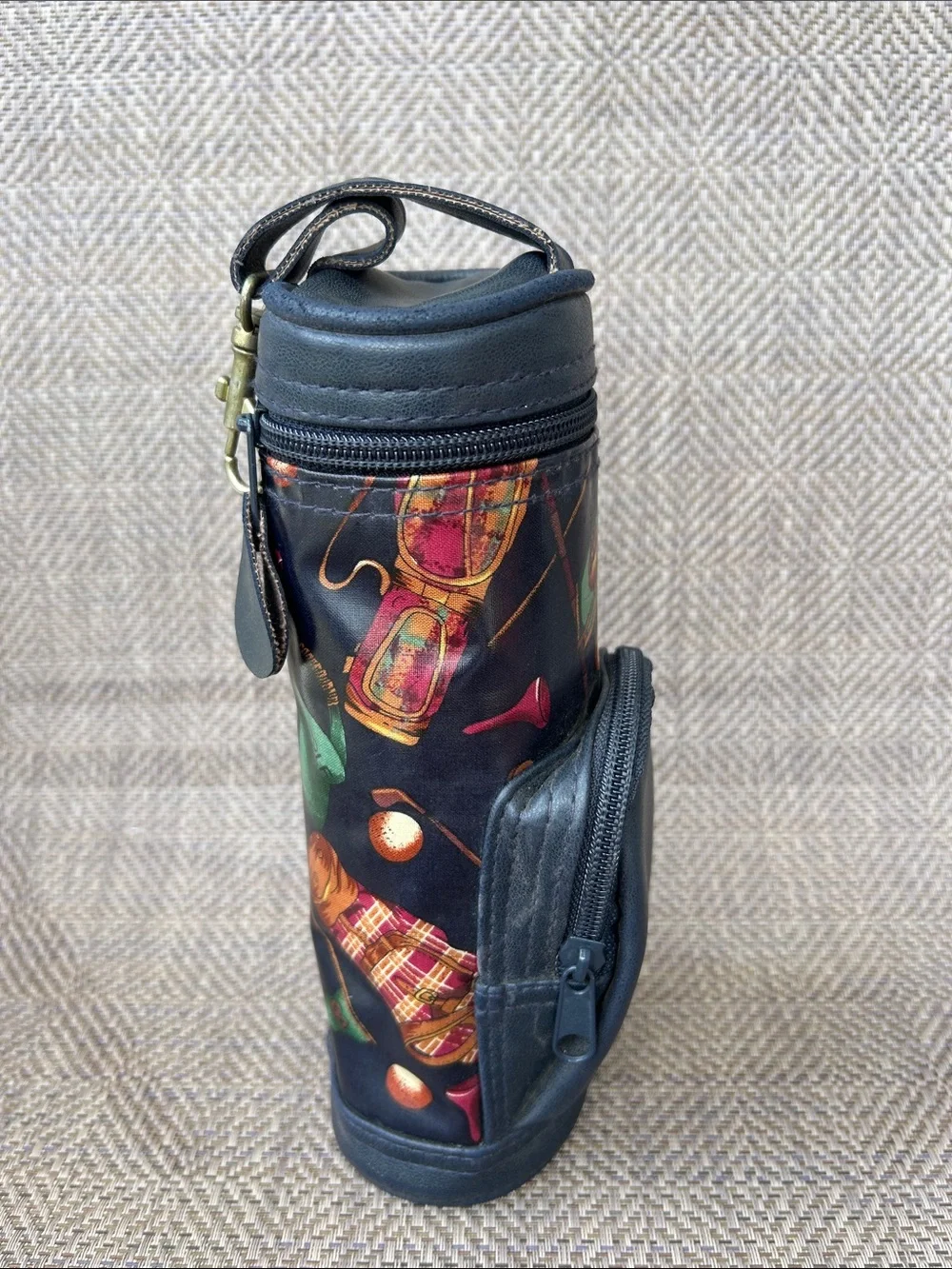Black vintage golf themed PU leather mini golf ball cigar pouch bag.